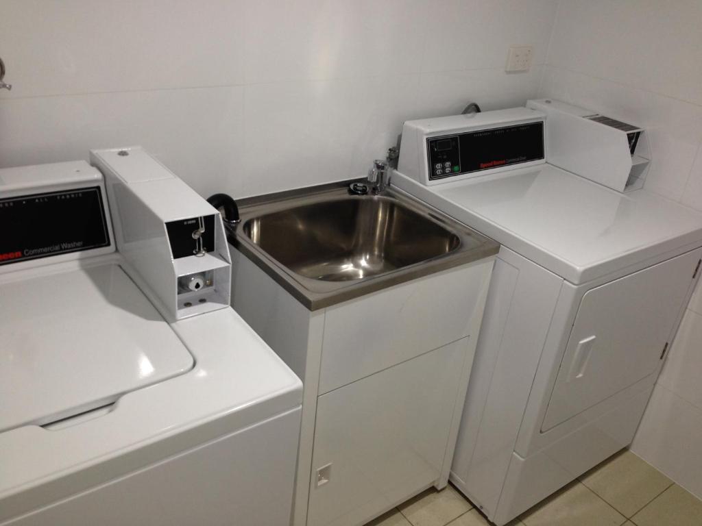 Best Western Casula Motor Inn Екстериор снимка