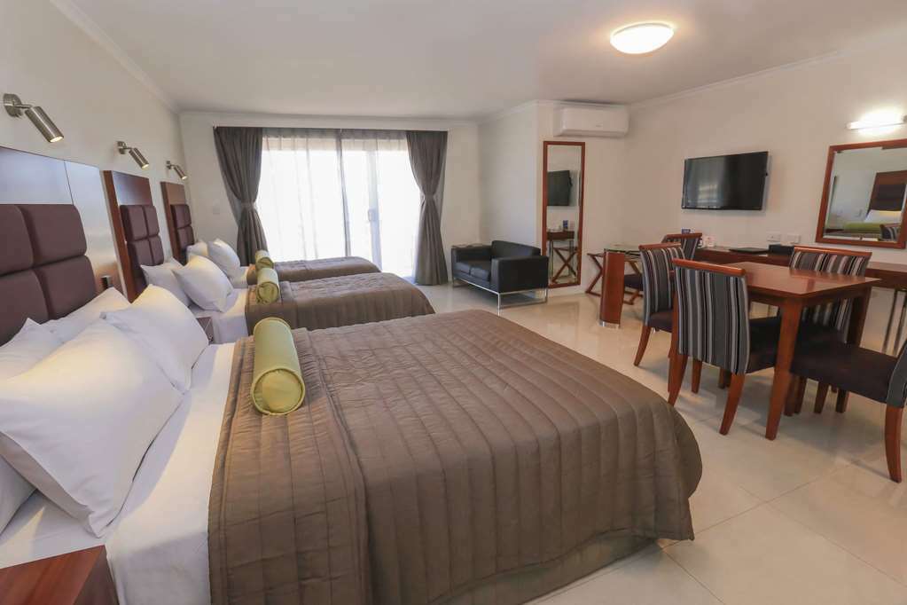 Best Western Casula Motor Inn Стая снимка