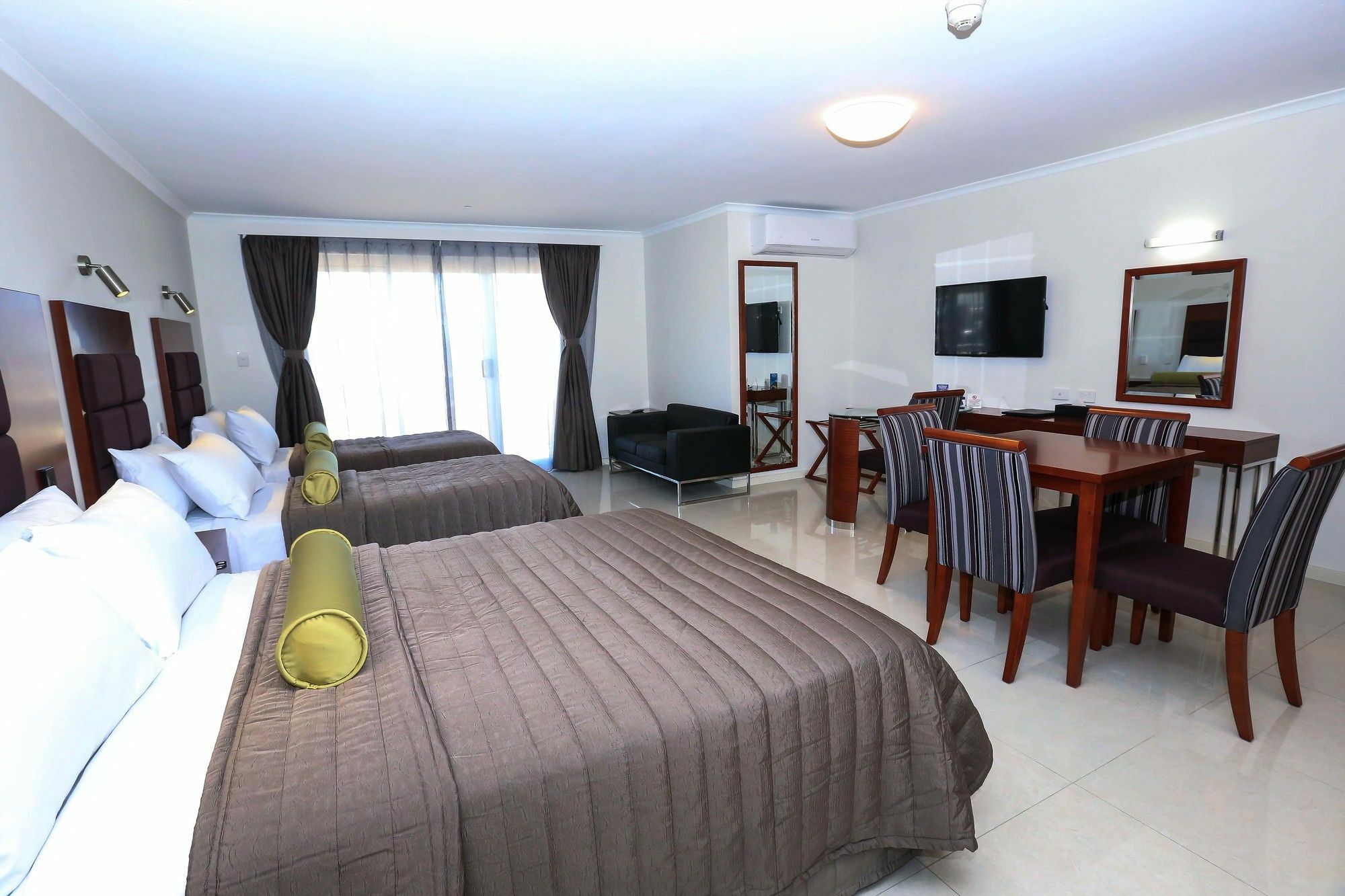 Best Western Casula Motor Inn Екстериор снимка