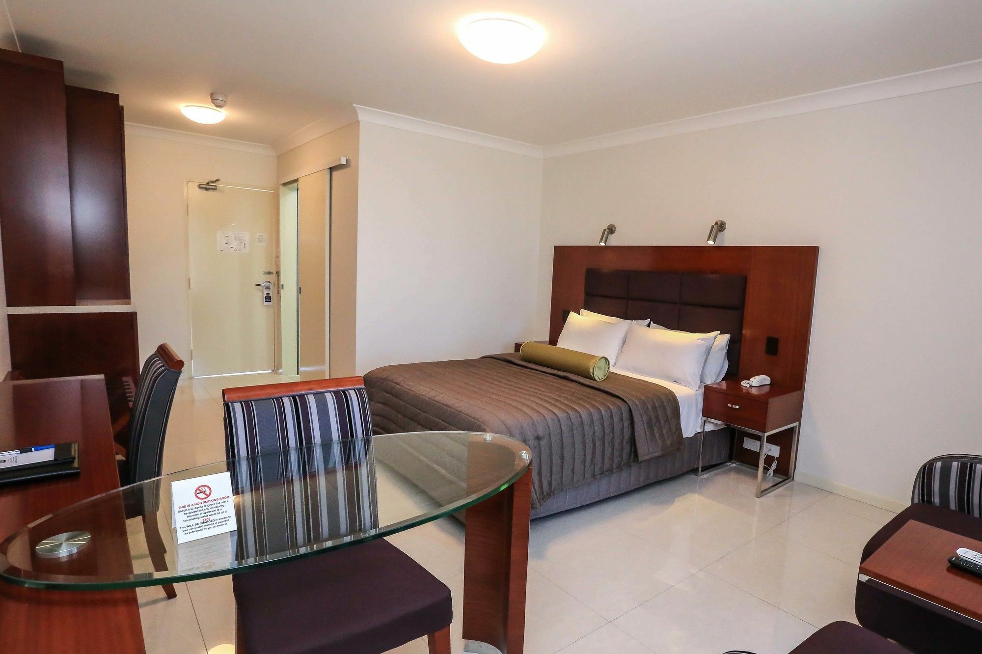 Best Western Casula Motor Inn Екстериор снимка